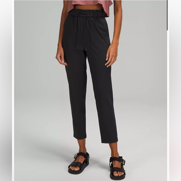 Lululemon stretch high rise 7/8 pants - Picture 2 of 5